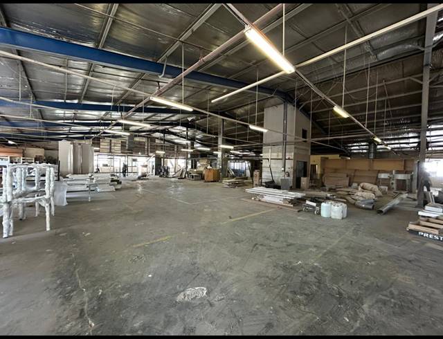 2,800M² WAREHOUSE TO LET IN KEW